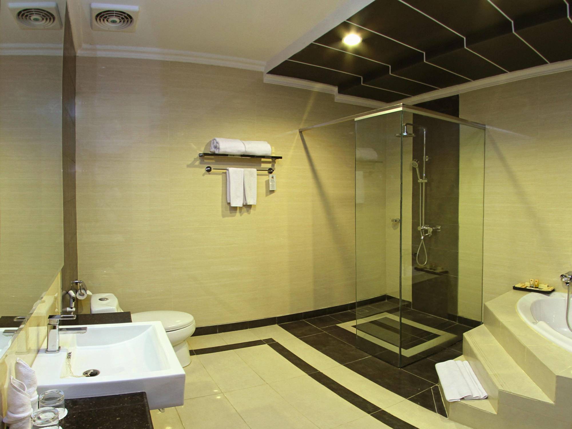 The Aliga Hotel Padang  Bagian luar foto